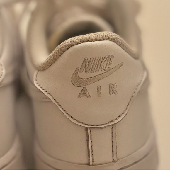 Nike Air Force 1 Youth Sneakers/Shoes White Size 7Y - Picture 5 of 10